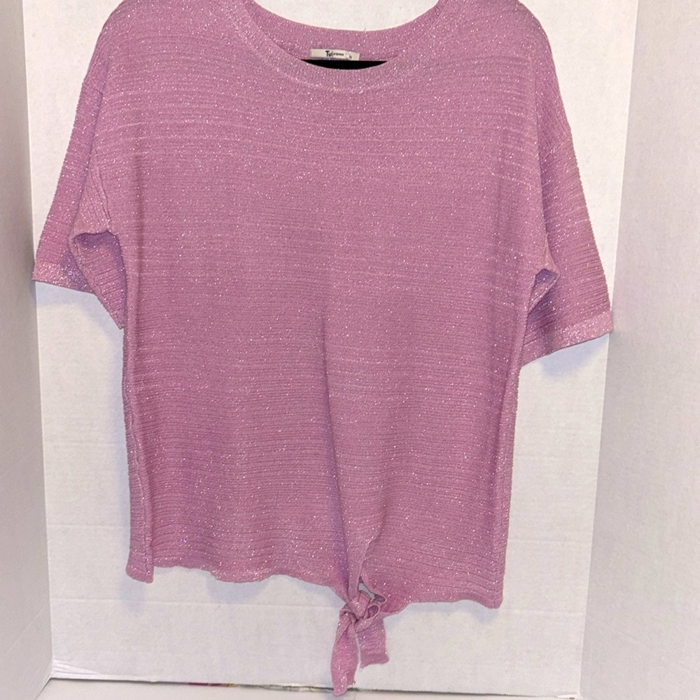 TU WOMAN PINK WITH SILVER METALLIC THREADING SHORT SLEEVE TIE IN CENTER HEM